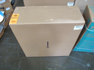 MANCOOLER, INDUSTRIAL FLOOR FAN, 30". LOADING & HANDLING FEE $15-4057